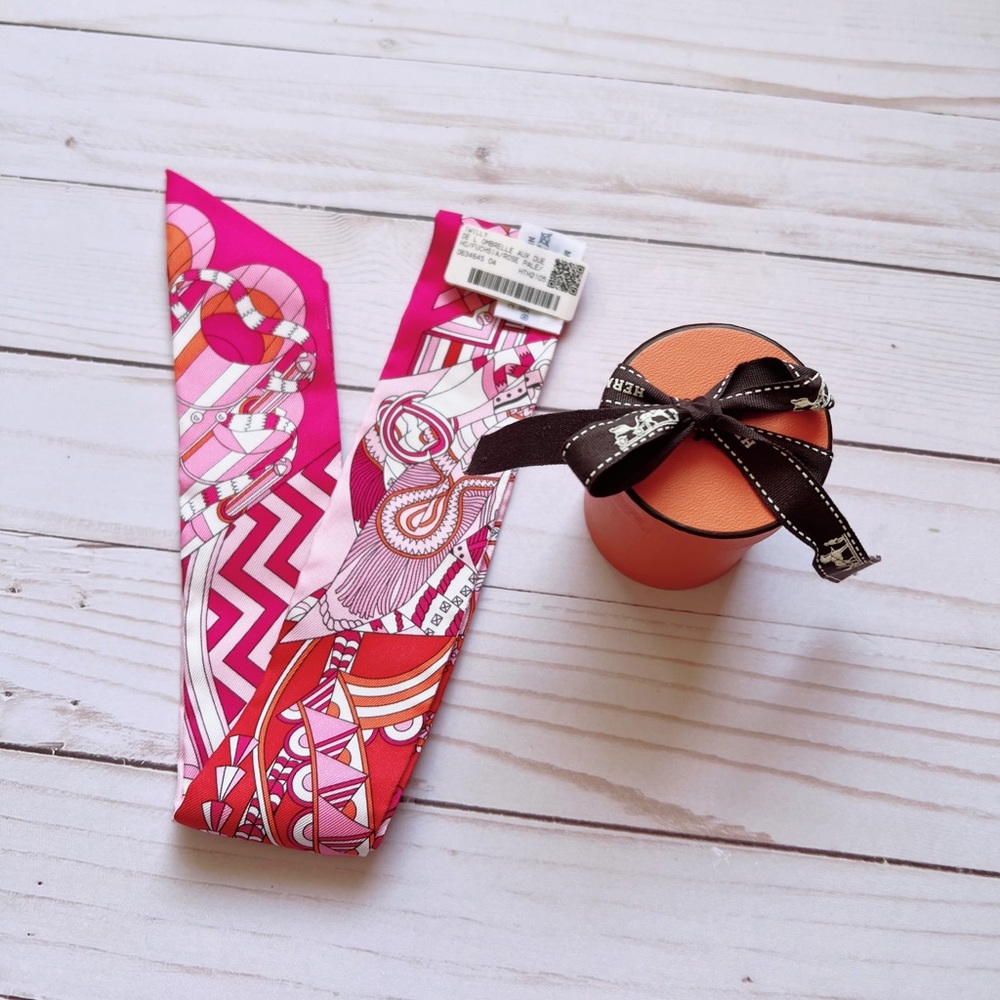 NWT HERMES Twilly Scarf